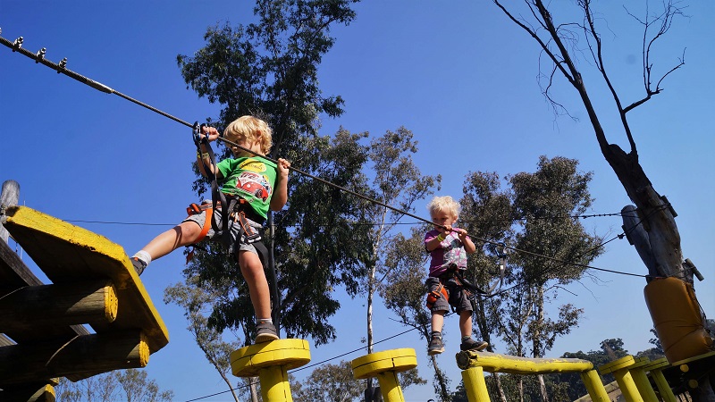 Crianças brincando em Joanesburgo