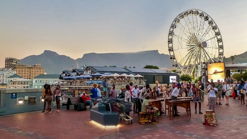 Artistas locais em V&A Waterfront na Cidade do Cabo