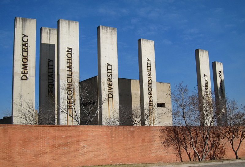 Museu do Apartheid em Joanesburgo visto de fora