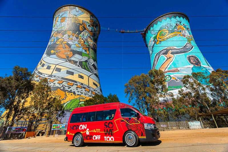 Ônibus turístico em Soweto